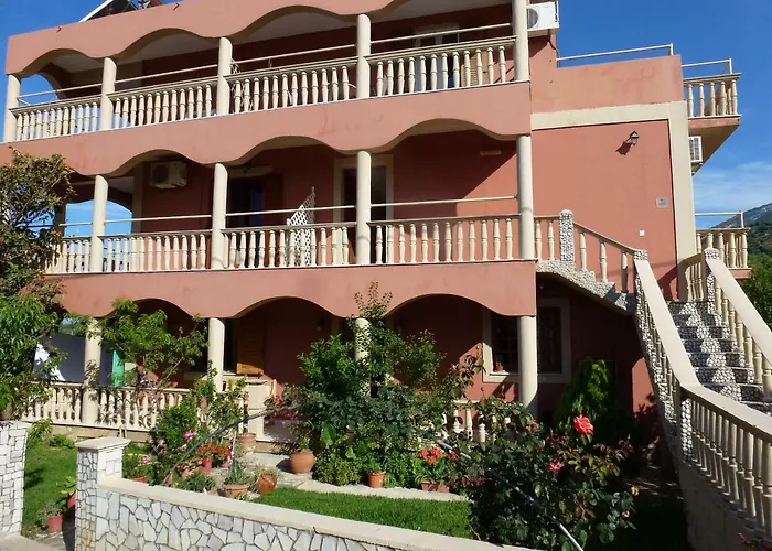 Marinos Studios At Lourdata Village