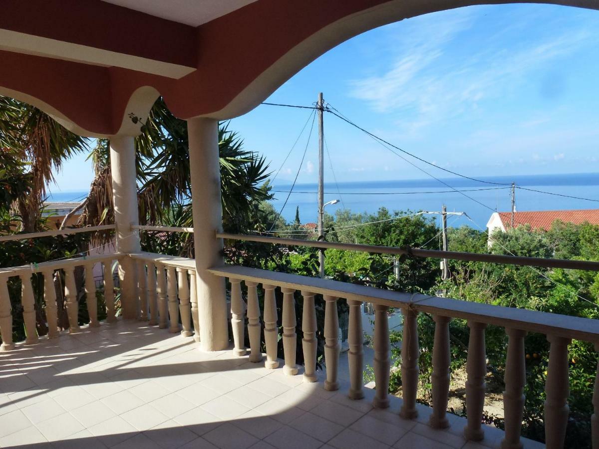 Marinos At Lourdata Village Apartment *